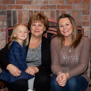 Meet your Posher, Debbie